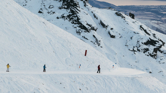 The Southern Hemisphere Pack-Out: A Pro’s Guide to Snowboarding New Zealand & Australia (2026)