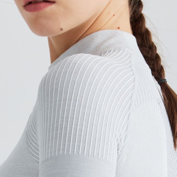 Accordion-Style Shoulder Design