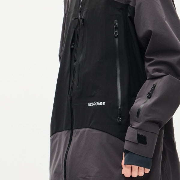 Two Large Side Pockets