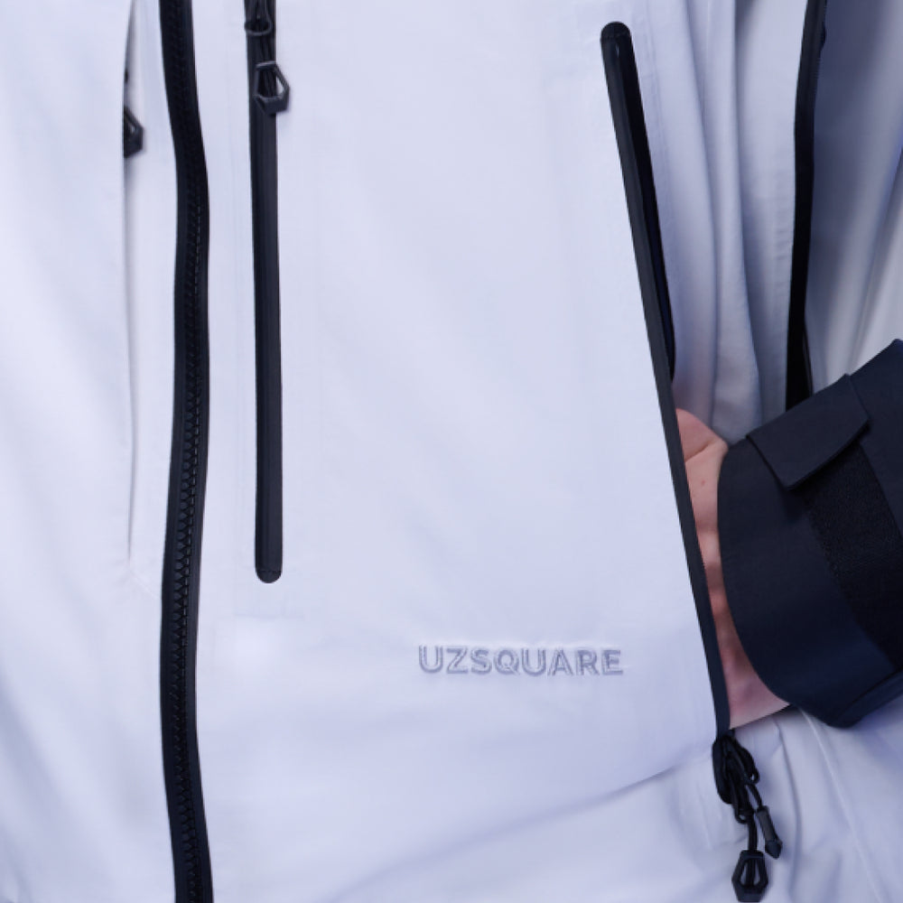 Two Large Side Pockets